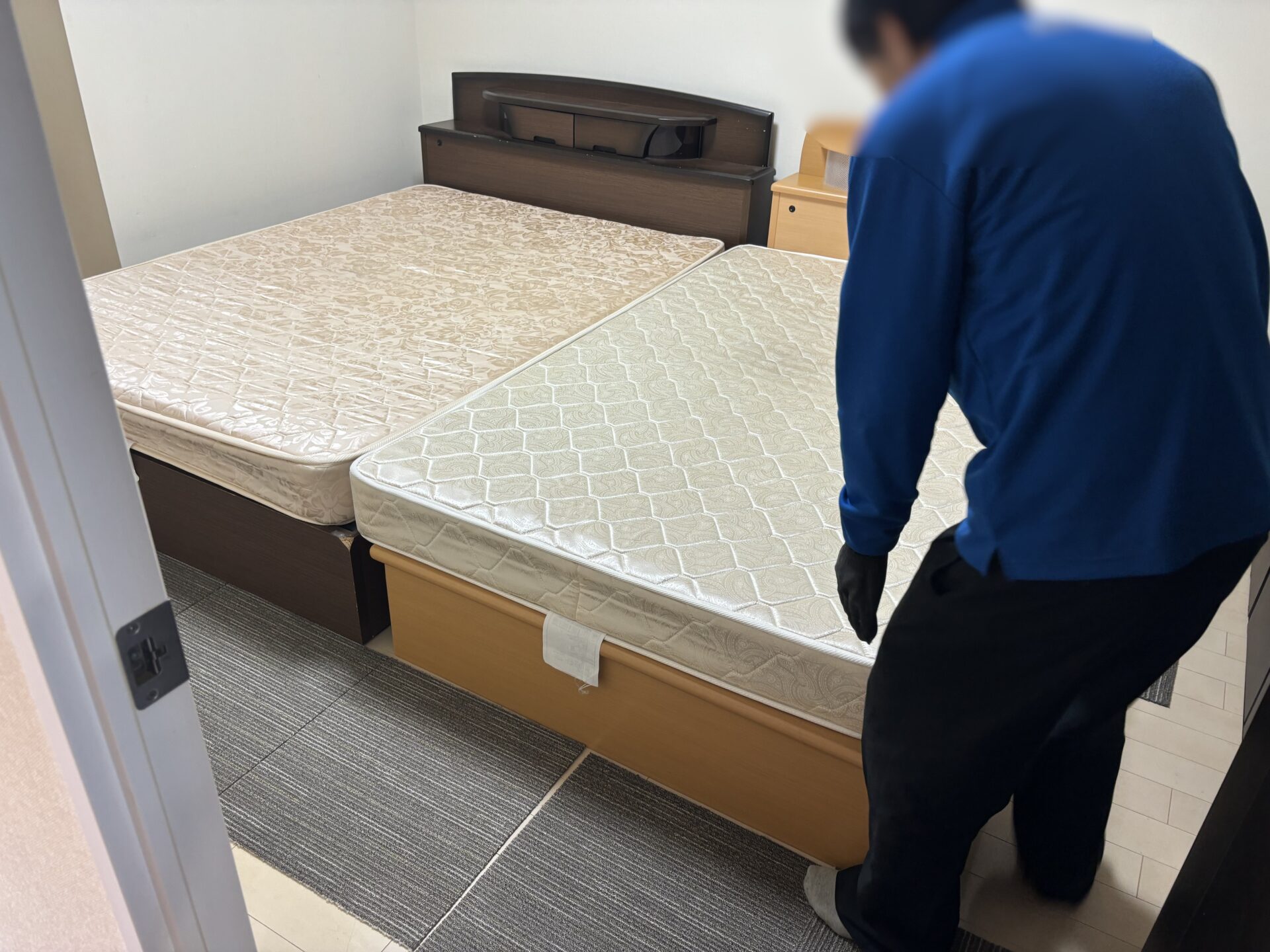 「シングルベッド一式を2点まとめて回収しました」作業写真