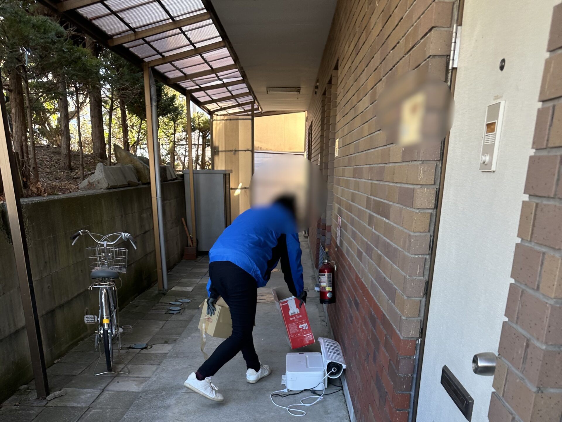 「1Kのアパートのお部屋から大量のペットボトルなどを回収しました」作業写真